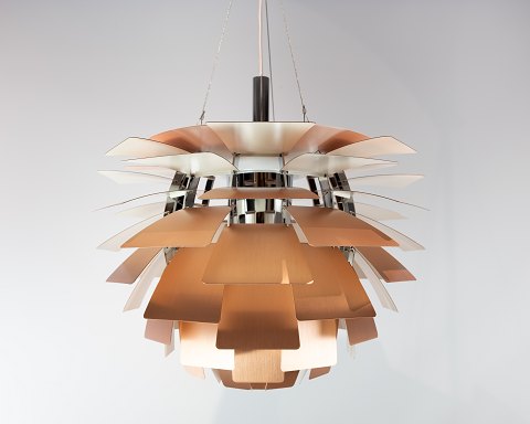 Artichoke, Ø48, of copper designed by Poul Henningsen in 1958 and manufactured 
by Louis Poulsen. 
