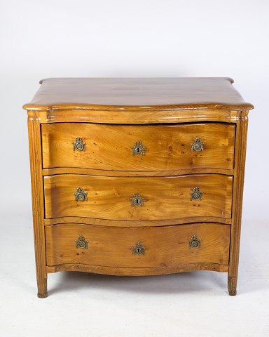 Small fine louise seize chest of drawers in elm wood from Copenhagen around the 
period 1780s.
Great condition
