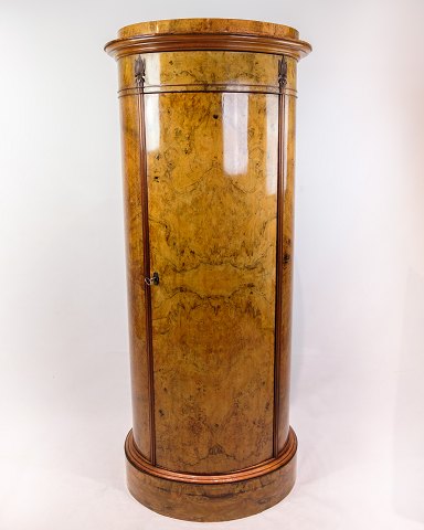 Ovalt Piedestalskab - Valnød - Håndpoleret - År 1840erne
