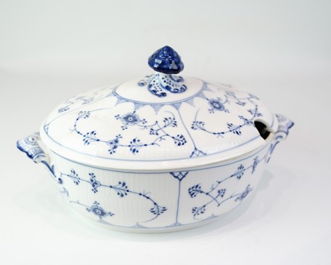 Tureen – Blue Fluted – Royal Copenhagen – No. 214 – approx. 1950
Great condition

