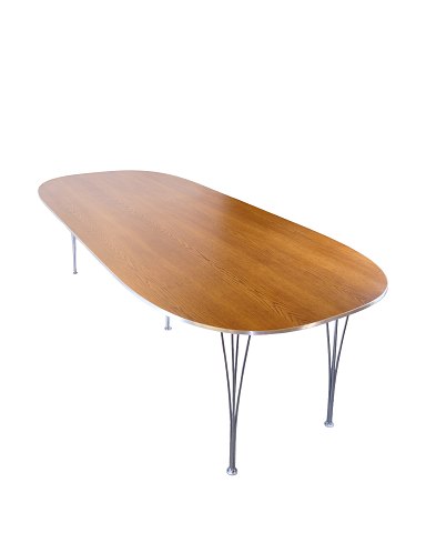 Long dining table / Conference table - Model Superellipse - oak surface with 
aluminum edge - Bruno Mathsson and Piet Hein
Great condition
