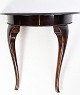 Mahogany console table with pearl row from around the year 1860s.
Great condition

