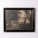 Druck mit Motiv eines Bauernhofs in Viborg nach einer Fotografie von Carl Joh. Zacho aus den 1940er Jahren